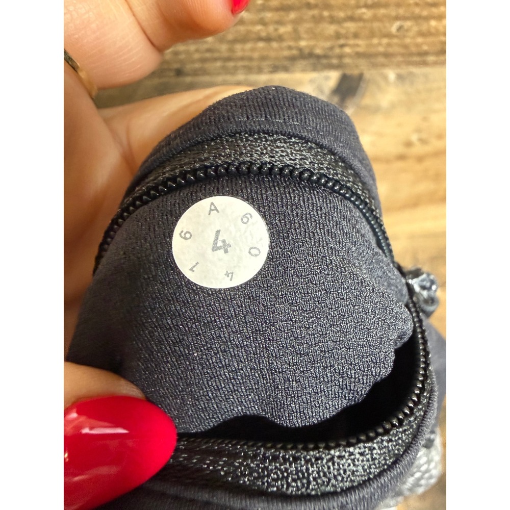 Lululemon Speed Up Short Black White Geometric Dot Low Rise Running Shorts Sz 4 - Picture 7 of 7